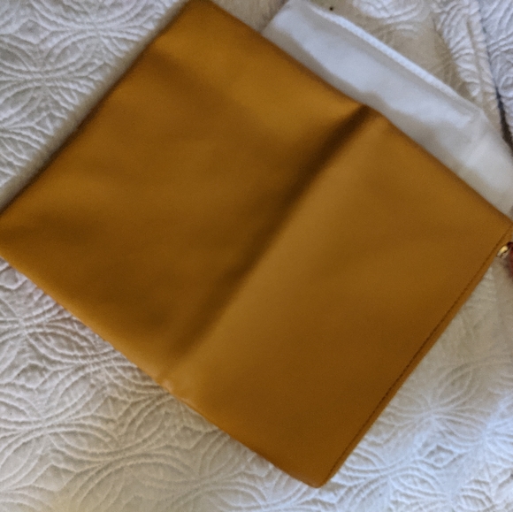 *Free w/ $40 purchase. Rachel Pally flowered clutch - Picture 4 of 6